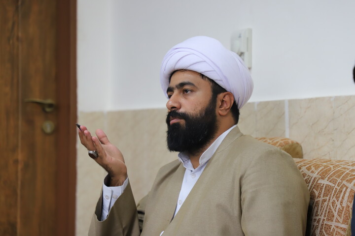 تصاویر /جلسه نماینده ولی فقیه در استان کردستان با کارد و اساتید حوزه علمیه خاتم الانبیاء سنندج