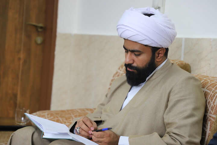 تصاویر /جلسه نماینده ولی فقیه در استان کردستان با کارد و اساتید حوزه علمیه خاتم الانبیاء سنندج