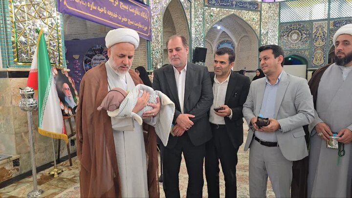 تصاویر/ برپایی نمایشگاه اسوه با حضور امام جمعه شهرستان ساوه