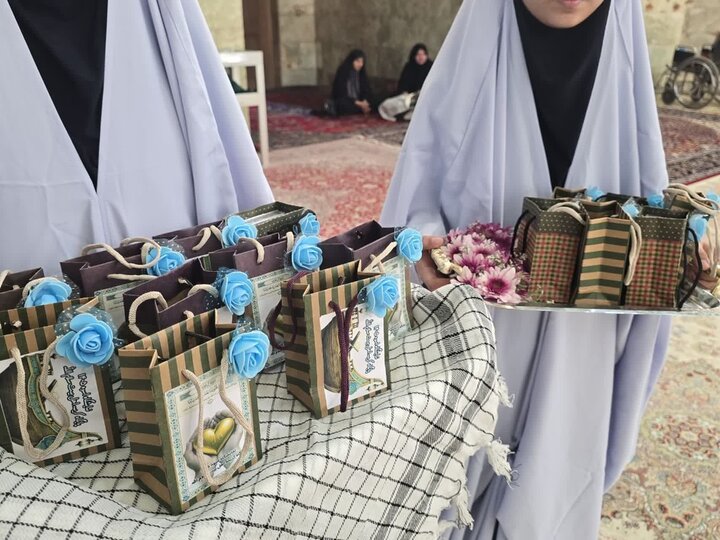 تصاویر/ برپایی نمایشگاه اسوه با حضور امام جمعه شهرستان ساوه