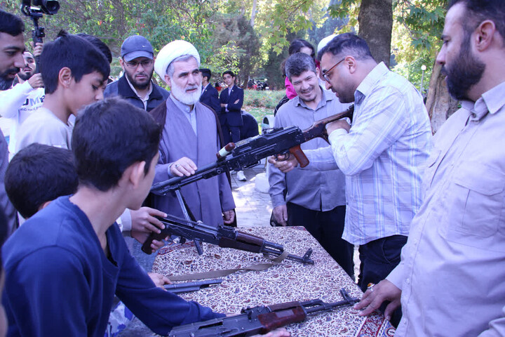 تصاویر|همایش بزرگ پیاده روی خانوادگی طلاب و روحانیون اصفهان
