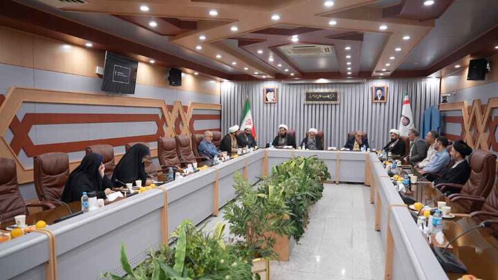 گزارش تصویری/ رونمایی از پوستر همایش ملی «مسائل الهیاتی حکمرانی در ایران» در قم