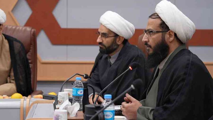 گزارش تصویری/ رونمایی از پوستر همایش ملی «مسائل الهیاتی حکمرانی در ایران» در قم