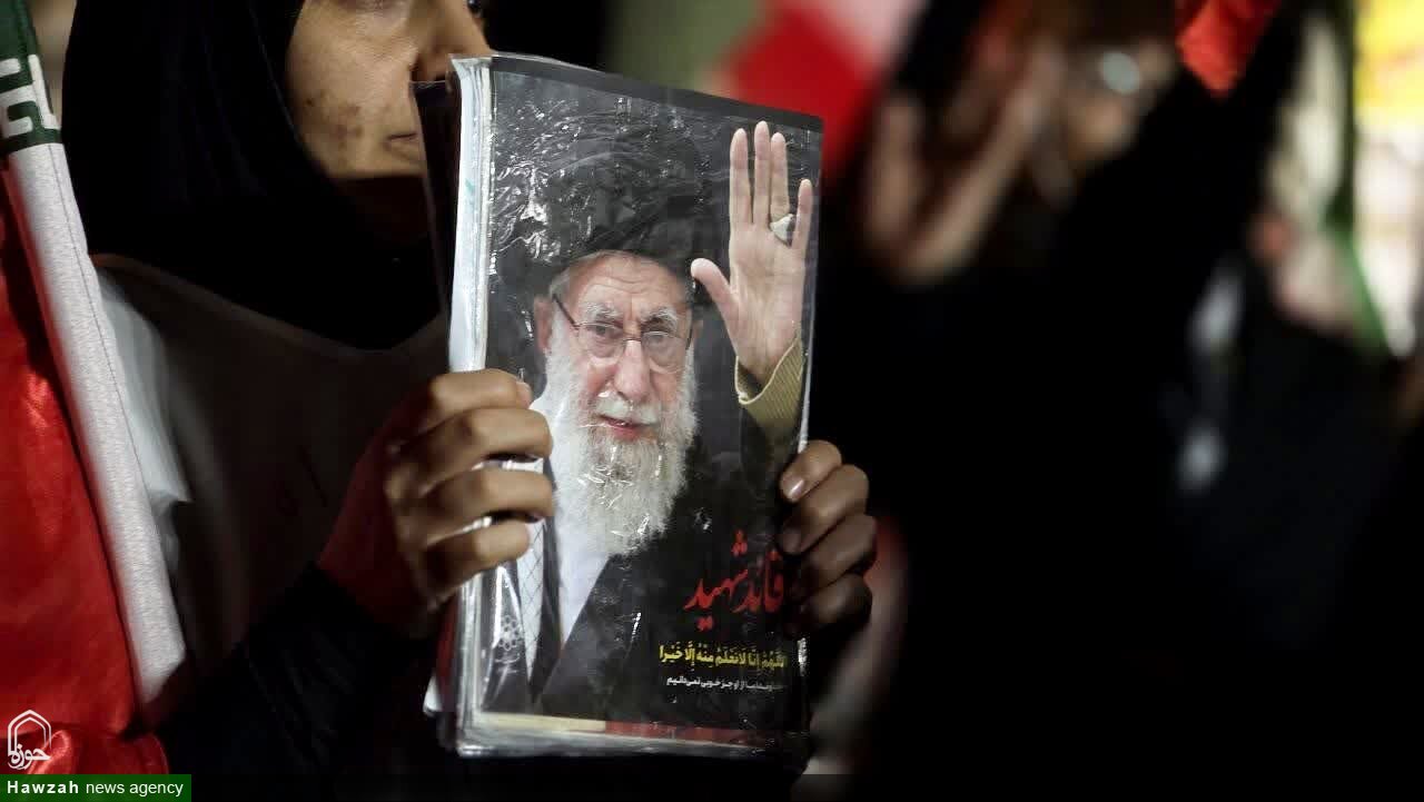 بزرگ‌ترین تونل پرچم در خیابان‌های شهر بهشت شکل گرفت