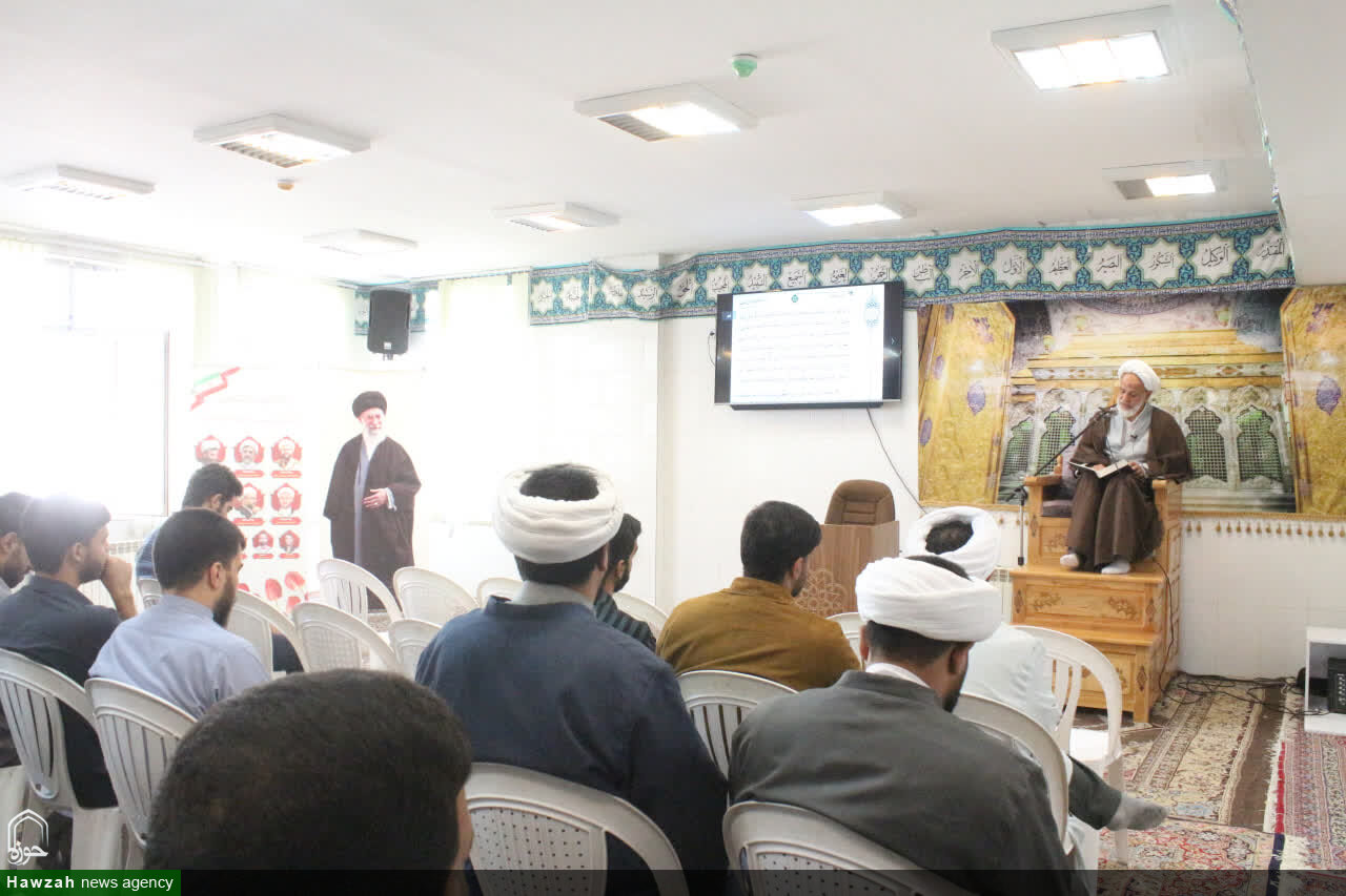 تصاویر/ پنجاهمین جلسه از سلسله‌ جلسات شرحی بر احادیث کتاب اصول کافی در مدرسه علمیه امام مهدی (عج) کرمان