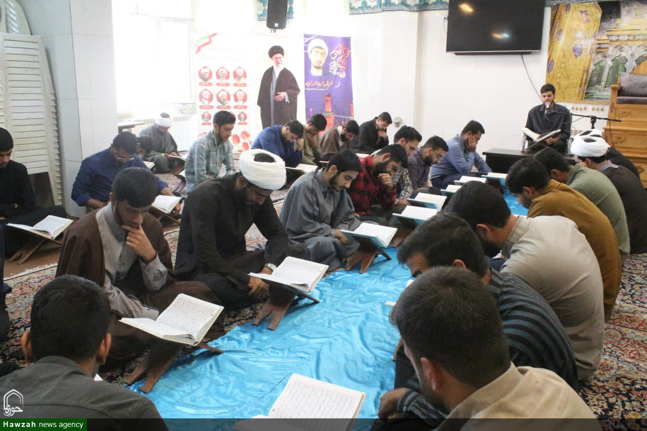 تصاویر/ برگزاری محفل انس با قرآن در مدرسه علمیه امام مهدی (عج) کرمان