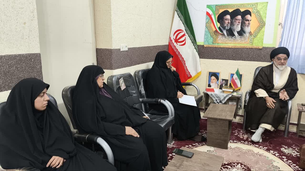 جلسه هماهنگی برای تقویت برنامههای میدان و برنامهریزی ایام فاطمیه درنطنز برگزارشد+تصاویر
