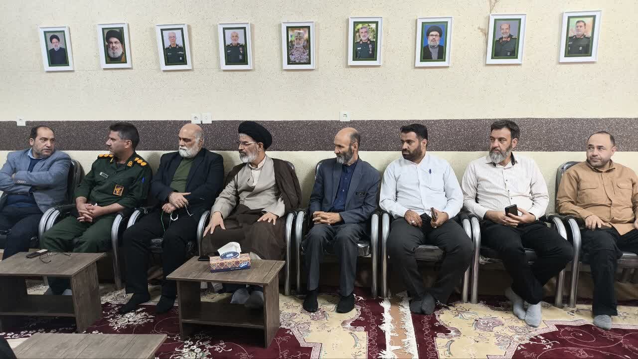 جلسه هماهنگی برای تقویت برنامه‌های میدان و برنامه‌ریزی ایام فاطمیه درنطنز برگزارشد+تصاویر