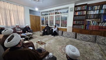 تصاویر/ دیدار رئیس مرکز خدمات حوزه های علمیه کشور با خانواده مرحوم آیت الله سید محمد شاهچراغی