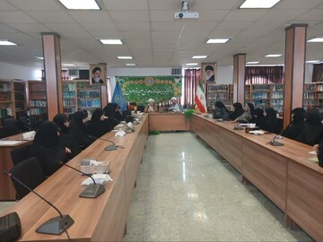 تصاویر/ جلسه توجیهی مبلغات فاطمیه استان مرکزی