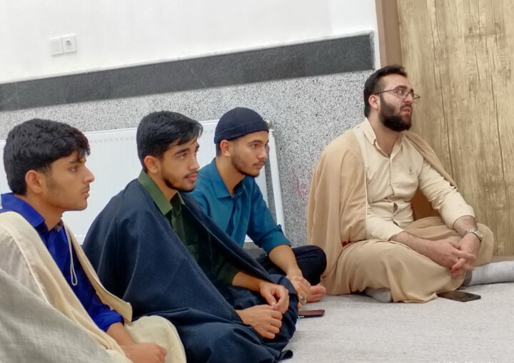 تصاویر/ نشست طلاب مدرسه علمیه المهدی(عج) با قاضی دادسرای آران و بیدگل