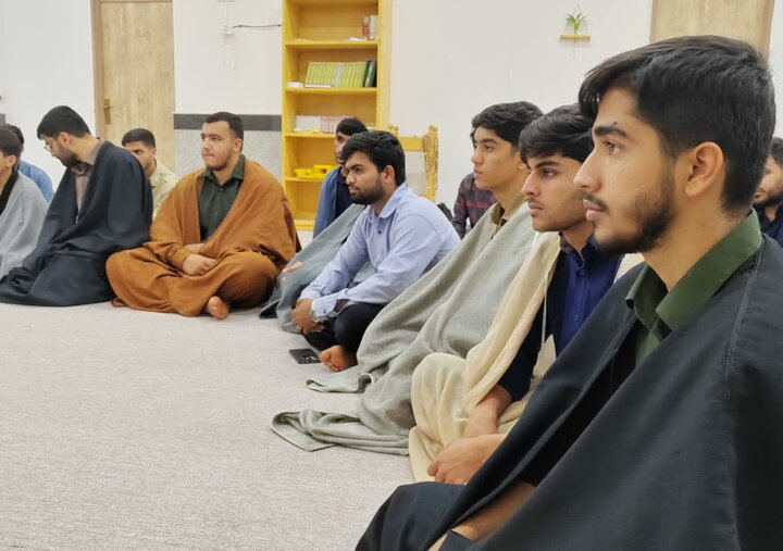 تصاویر/ نشست طلاب مدرسه علمیه المهدی(عج) با قاضی دادسرای آران و بیدگل