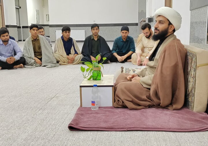 تصاویر/ نشست طلاب مدرسه علمیه المهدی(عج) با قاضی دادسرای آران و بیدگل