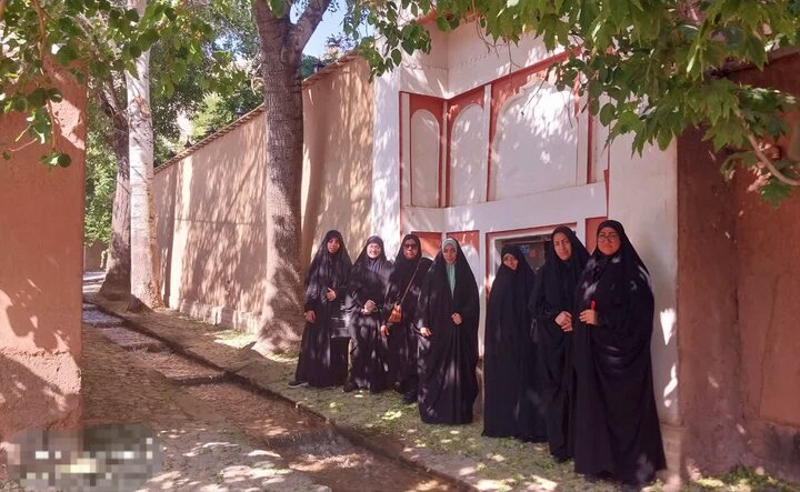 تصاویر/ طلاب جدیدالورود مدرسه فاطمیه مهدیشهر به زیارت امامزاده قاسم بن موسی فرزند امام کاظم علیه السلام