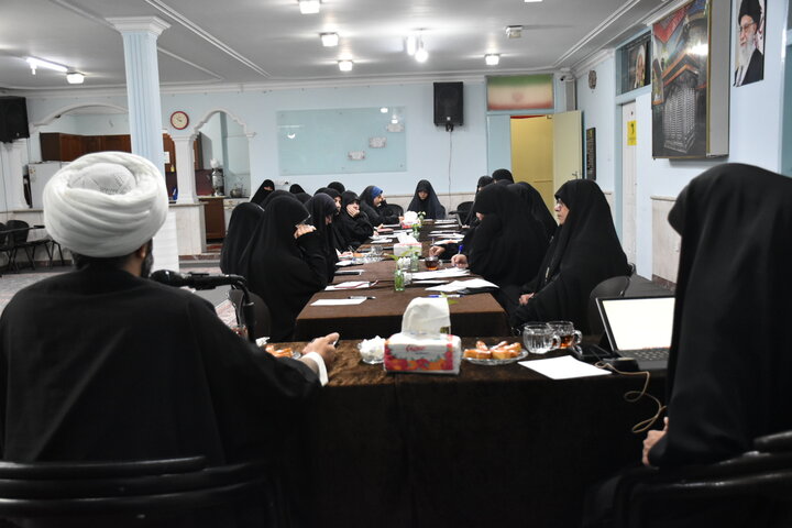 برگزاری پیش‌نشست همایش ملی «رسالت زن مسلمان در دنیای معاصر»