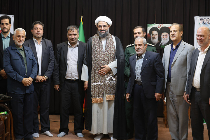 تصاویر / دیدار مدیرکل ورزش جوانان استان همدان با نماینده ولی فقیه در استان