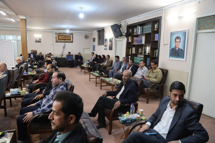 تصاویر / دیدار مدیرکل ورزش جوانان استان همدان با نماینده ولی فقیه در استان