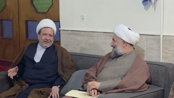 تصاویر/دیدار رئیس مرکز خدمات حوزه های علمیه کشور با خانواده مرحوم آیت الله سید محمد شاهچراغی