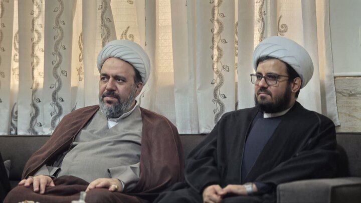 تصاویر/دیدار رئیس مرکز خدمات حوزه های علمیه کشور با خانواده مرحوم آیت الله سید محمد شاهچراغی