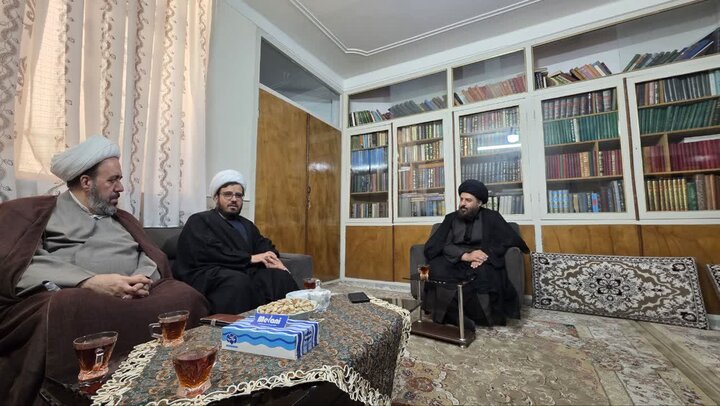 تصاویر/دیدار رئیس مرکز خدمات حوزه های علمیه کشور با خانواده مرحوم آیت الله سید محمد شاهچراغی