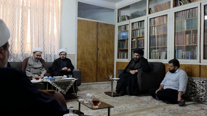 تصاویر/دیدار رئیس مرکز خدمات حوزه های علمیه کشور با خانواده مرحوم آیت الله سید محمد شاهچراغی