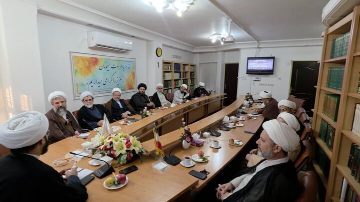 تصاویر/ دیدار مدیران نهادهای حوزوی استان سمنان با رئیس مرکز خدمات حوزه‌های علمیه کشور