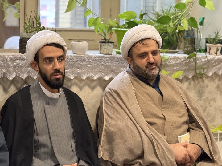 تصاویر/ نشست مدیر و معاونین حوزه علمیه استان گیلان با مدرسه علمیه مهدویه رشت