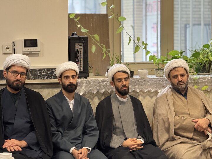 تصاویر/ نشست مدیر و معاونین حوزه علمیه استان گیلان با مدرسه علمیه مهدویه رشت