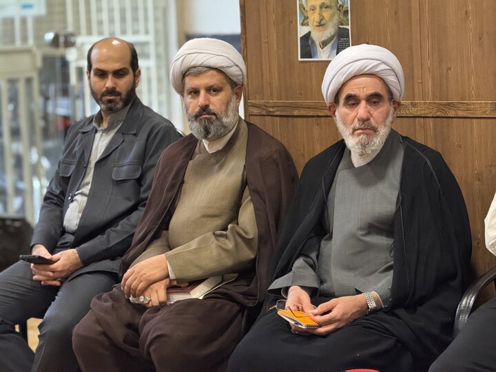 تصاویر/ نشست مدیر و معاونین حوزه علمیه استان گیلان با مدرسه علمیه مهدویه رشت