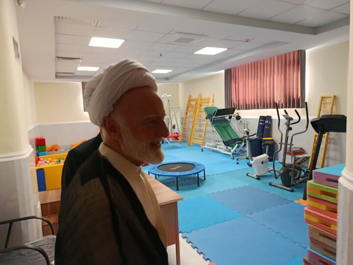 تصاویر/بازدید نماینده ولی‌فقیه در استان مرکزی از مدرسه اوتیسم حضرت قائم(عج)