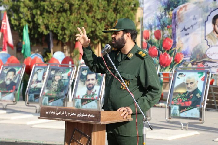 تصاویر/آغاز برنامه های گرامیداشت روز ملی اراک با گلباران مزار مطهر شهدا