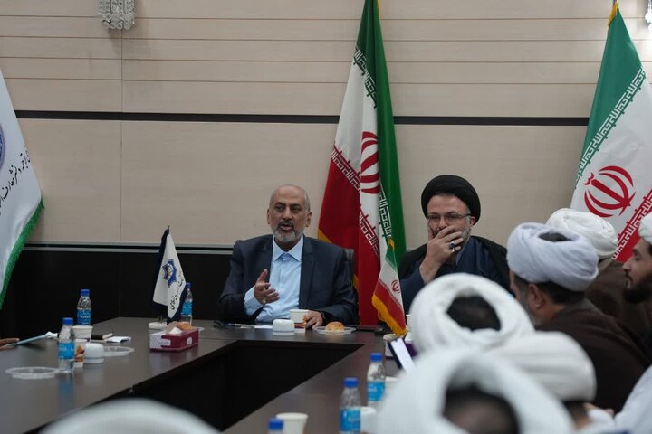 تصاویر/ نشست معاونین بین الملل استانی حوزه های علمیه با رئیس مرکز ترجمه و نشر معارف اسلامی