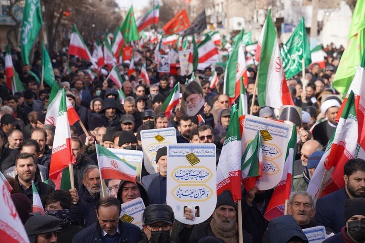 حق ملت‌ها هیچگاه پایمال فراعنه بی آبرو نمی شود