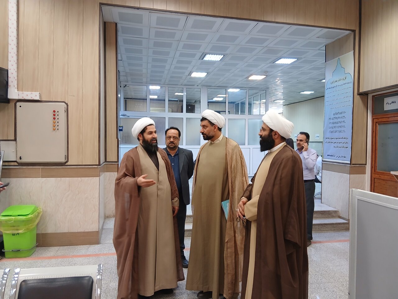مشاور رئیس مجلس بر تقویت صندوق قرض‌الحسنه دفتر تبلیغات تاکید کرد