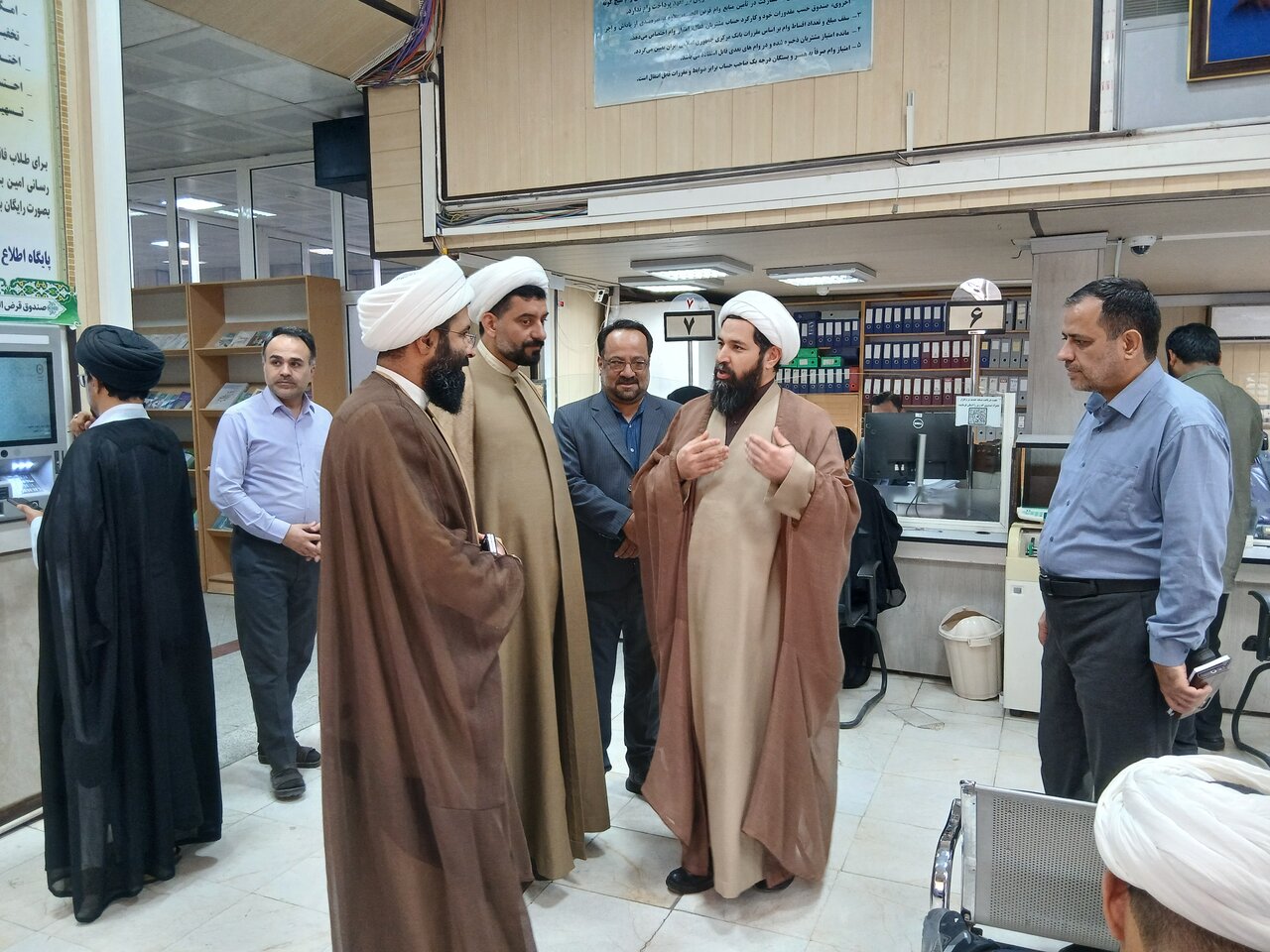 مشاور رئیس مجلس بر تقویت صندوق قرض‌الحسنه دفتر تبلیغات تاکید کرد