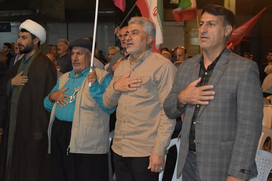حضور خود را در خیابان‌ها پررنگ کنیم