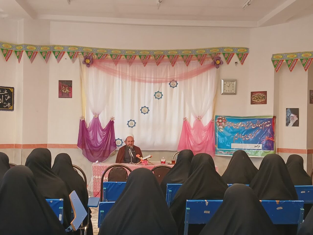 طلبگی شغل نیست، سبک زندگی است