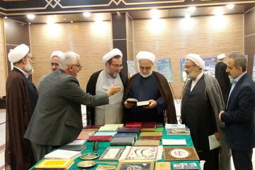 بازدید معاون دادستانی کل ویژه روحانیت و دادستان ویژه روحانیت قم از نمایشگاه فرقه های نوظهور و انحرافی