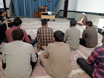 تصاویر| نشست صمیمی معاون فرهنگی حوزه علمیه خراسان جنوبی با طلاب مدرسه علمیه جعفریه قدیمه قاین
