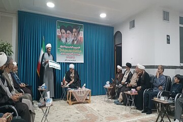 نشست ائمه جماعات کنگاور؛ از انسجام روحانیت تا تبدیل مسجد به پایگاه قرآنی+عکس
