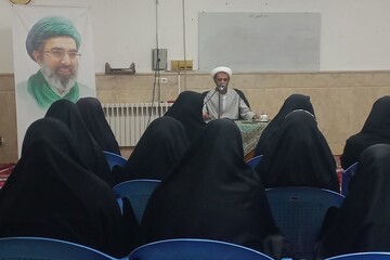 نشست بصیرتی «شناخت امامین انقلاب اسلامی» در اردکان برگزار شد