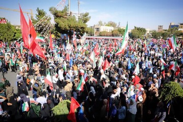 فیلم| تجلی باشکوه اقتدار رزمایش ۵۰ هزار نفری غیورمردان و شیرزنان اراکی
