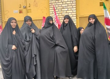 تصاویر/ حضور پرشور کادر و طلاب مدرسه علمیه تخصصی ریحانه‌الرسول ساوه در رزمایش جان فدا