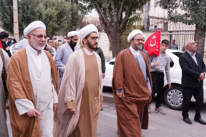 تصاویر/ حضور پررنگ روحانیون و  طلاب مدرسه علمیه امام صادق علیه‌السلام نقده در رزمایش جان‌فدایان ایران