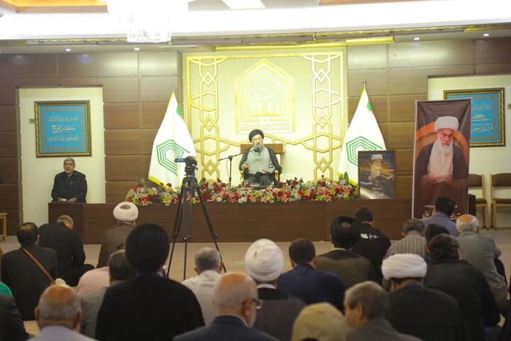 تصاویر / مراسم چهلمین روز ارتحال آیت الله غیب غلامی
