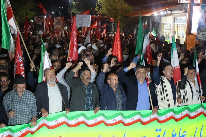 تصاویر/ حضور معاون تبلیغ و امور فرهنگی حوزه‌های علمیه در اجتماع شبانه شهرکرد