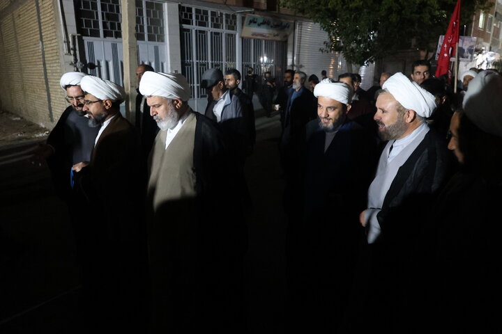 تصاویر/ حضور معاون تبلیغ و امور فرهنگی حوزه‌های علمیه در اجتماع شبانه شهرکرد