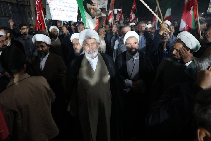 تصاویر/ حضور معاون تبلیغ و امور فرهنگی حوزه‌های علمیه در اجتماع شبانه شهرکرد