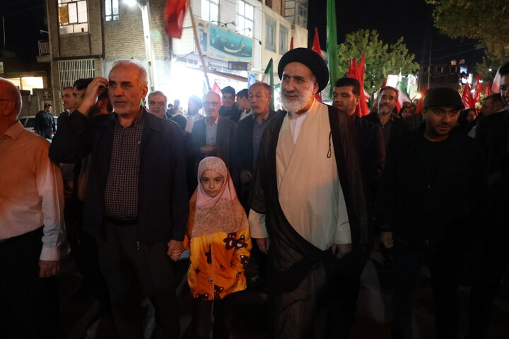 تصاویر/ حضور معاون تبلیغ و امور فرهنگی حوزه‌های علمیه در اجتماع شبانه شهرکرد