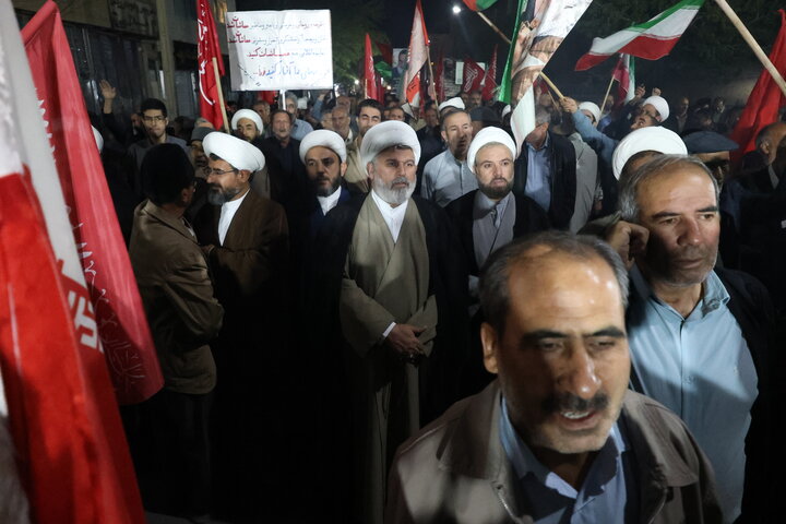تصاویر/ حضور معاون تبلیغ و امور فرهنگی حوزه‌های علمیه در اجتماع شبانه شهرکرد
